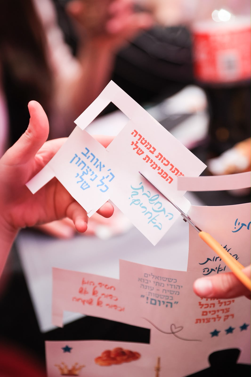 פעילות יצירה לבנות בדינר